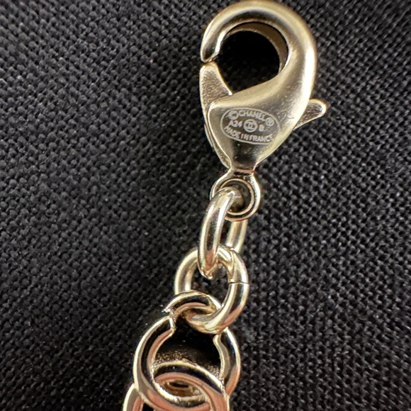 CHANEL 24B Mid Length Mini CC necklace in gold - Picture 3 of 5